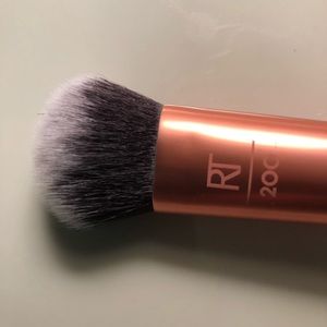 Real Techniques Expert Face Brush